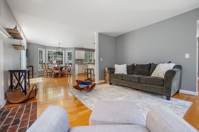 102 North St, Holden, MA 01522