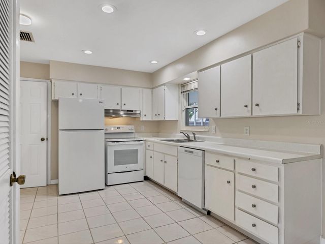 5605 9TH AVENUE DRIVE W, Bradenton, FL 34209