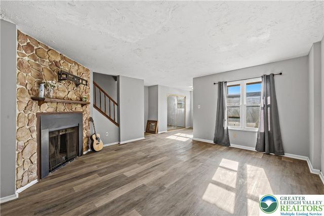 1613 Shenandoah Court, South Whitehall Twp, PA 18104