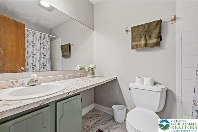 1613 Shenandoah Court, South Whitehall Twp, PA 18104