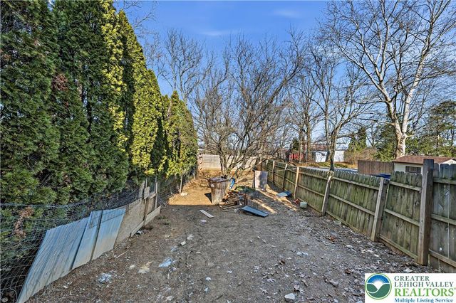 1613 Shenandoah Court, South Whitehall Twp, PA 18104