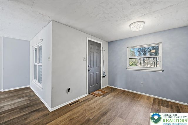 1613 Shenandoah Court, South Whitehall Twp, PA 18104