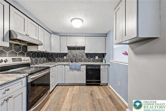 1613 Shenandoah Court, South Whitehall Twp, PA 18104