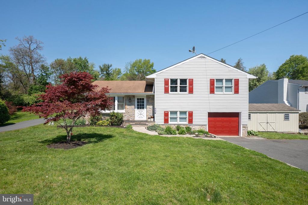 233 POPLAR ST, Spring City, PA 19475