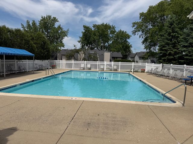 661 Mitchell Court 661, Gurnee, IL 60031