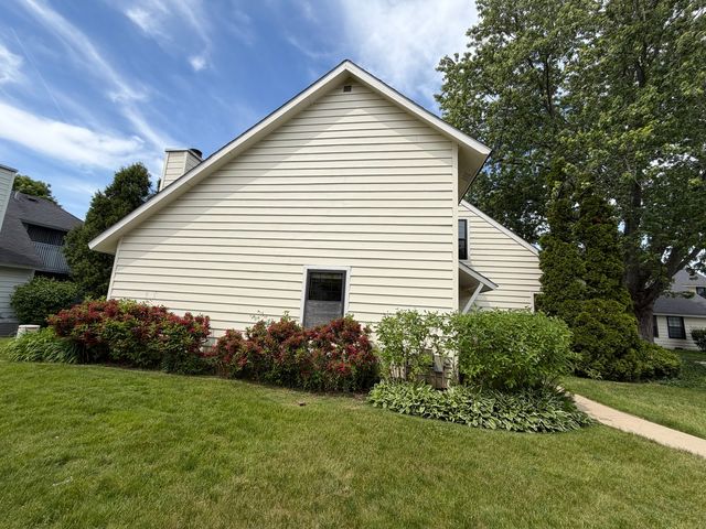 661 Mitchell Court 661, Gurnee, IL 60031