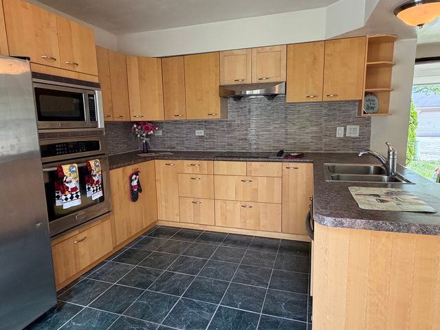 661 Mitchell Court 661, Gurnee, IL 60031
