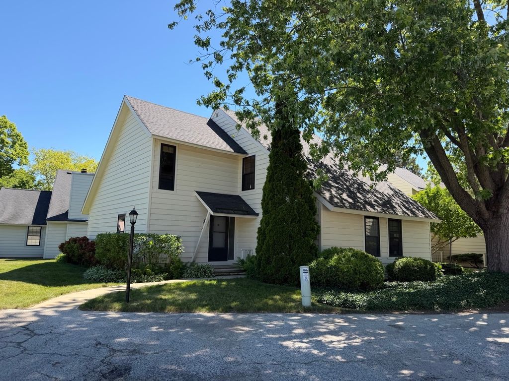 661 Mitchell Court 661, Gurnee, IL 60031