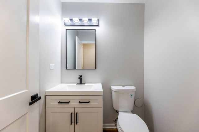 2906 Meadowview Lane, Montgomery, IL 60538