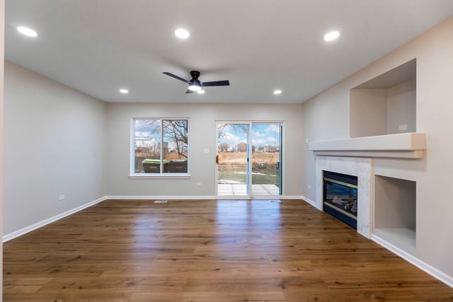 2906 Meadowview Lane, Montgomery, IL 60538