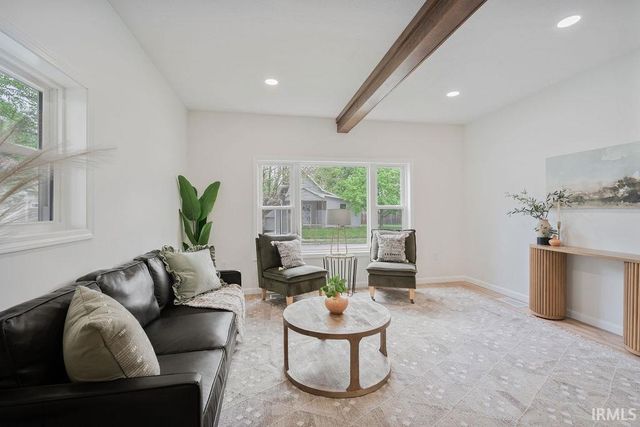 912 N COURTLAND Avenue, Kokomo, IN 46901