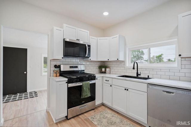 912 N COURTLAND Avenue, Kokomo, IN 46901