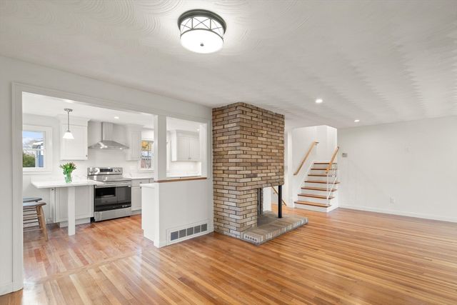 10 Butterworth Rd, Beverly, MA 01915