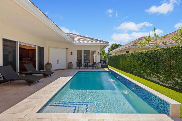 2931 Twin Oaks Way, Wellington, FL 33414