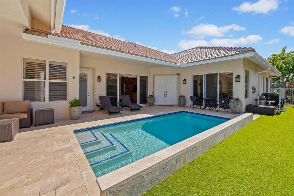 2931 Twin Oaks Way, Wellington, FL 33414