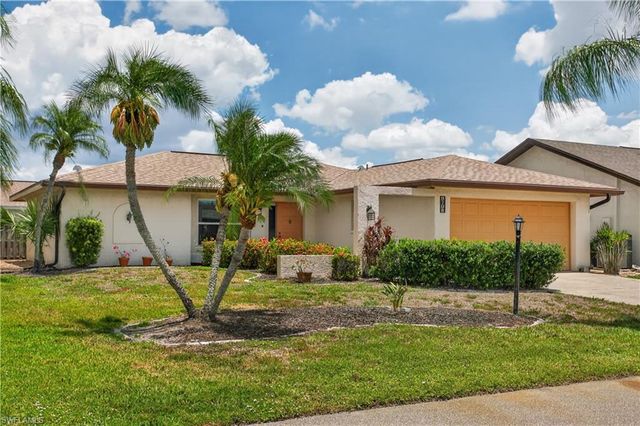 9708 Foxglove CIR, Fort Myers, FL 33919