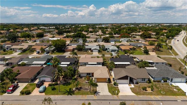 9708 Foxglove CIR, Fort Myers, FL 33919