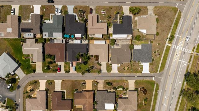 9708 Foxglove CIR, Fort Myers, FL 33919