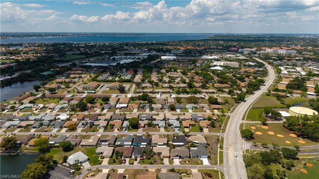 9708 Foxglove CIR, Fort Myers, FL 33919