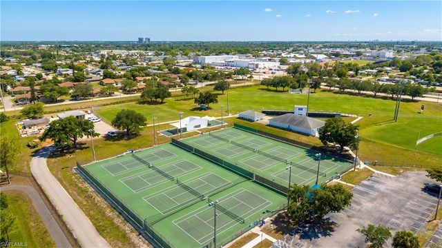 9708 Foxglove CIR, Fort Myers, FL 33919