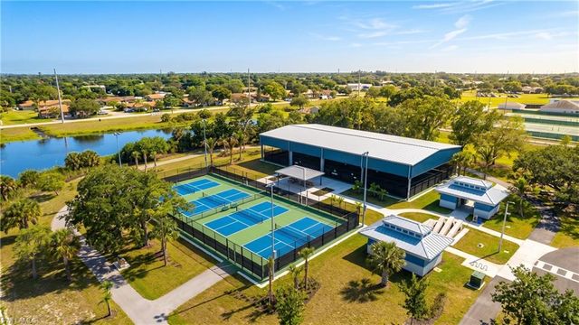 9708 Foxglove CIR, Fort Myers, FL 33919