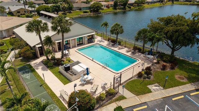 9708 Foxglove CIR, Fort Myers, FL 33919