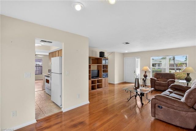 9708 Foxglove CIR, Fort Myers, FL 33919