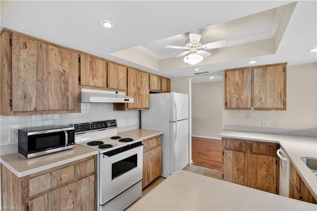 9708 Foxglove CIR, Fort Myers, FL 33919