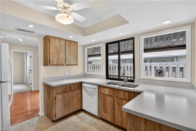 9708 Foxglove CIR, Fort Myers, FL 33919