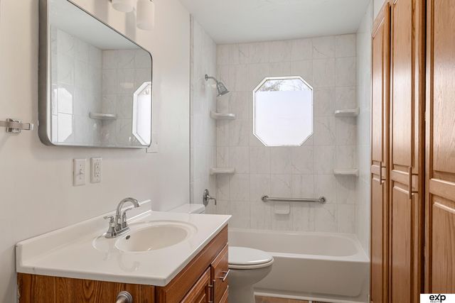 1801 Hancock Street, Bellevue, NE 68005