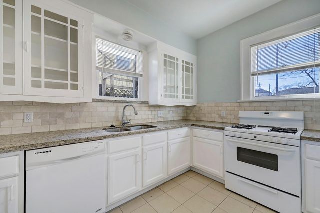 1649 W Main Street 3, Houston, TX 77006