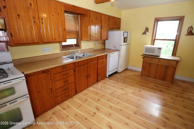 615 N Grace Street, Lansing, MI 48917