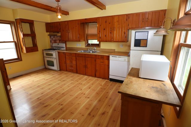615 N Grace Street, Lansing, MI 48917