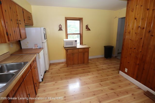 615 N Grace Street, Lansing, MI 48917