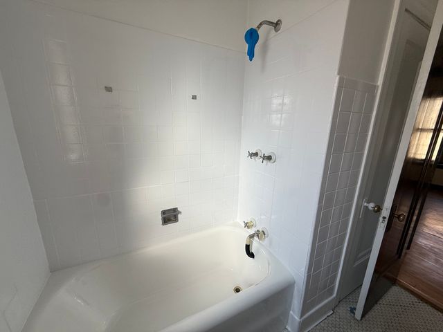 6645 W 21st Street 206, Berwyn, IL 60402