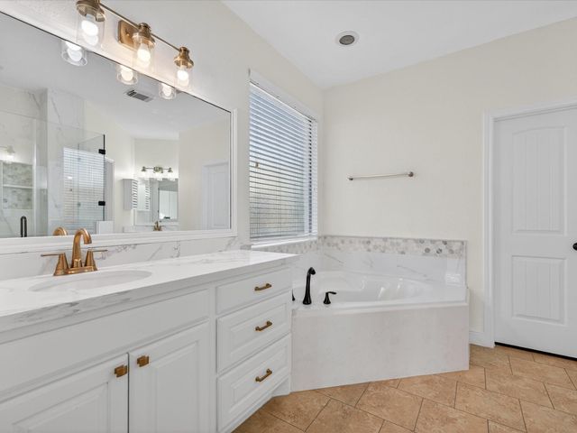 1007 Westwood North Drive, Magnolia, TX 77354