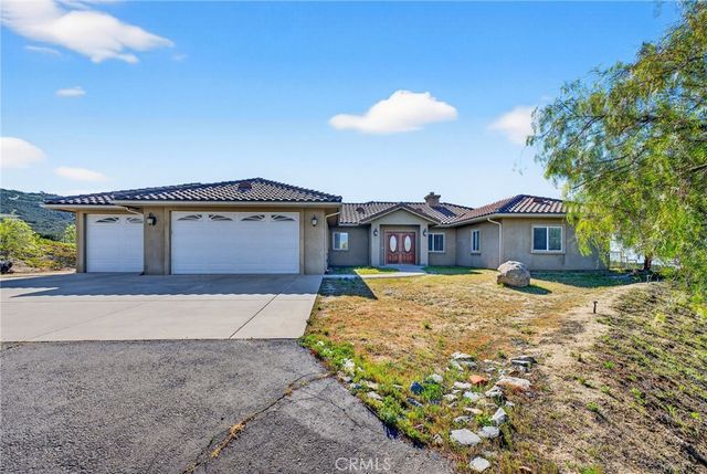 39475 Bruce Lane, Temecula, CA 92592