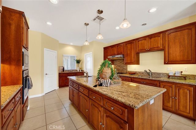 39475 Bruce Lane, Temecula, CA 92592