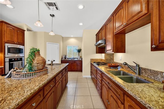 39475 Bruce Lane, Temecula, CA 92592