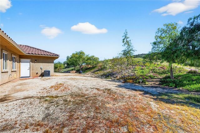 39475 Bruce Lane, Temecula, CA 92592