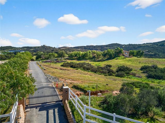39475 Bruce Lane, Temecula, CA 92592