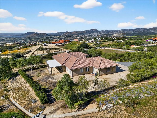39475 Bruce Lane, Temecula, CA 92592