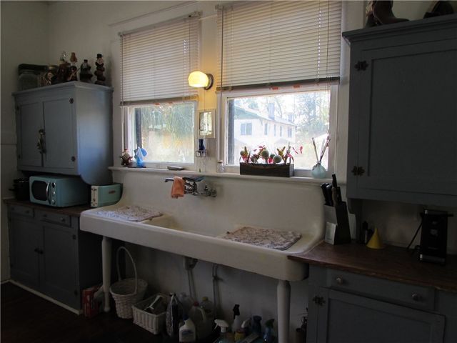 915 Carswell Ave, Waycross, GA 31501