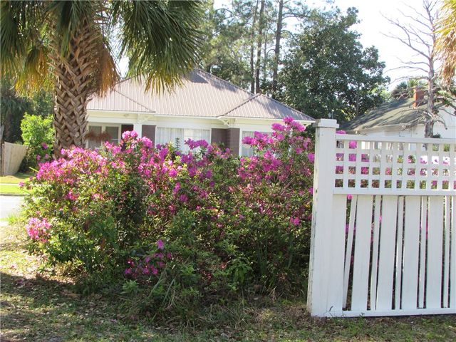 915 Carswell Ave, Waycross, GA 31501