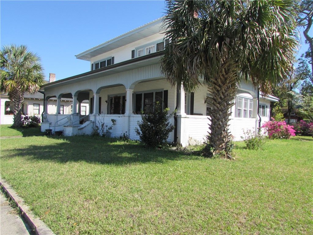 915 Carswell Ave, Waycross, GA 31501