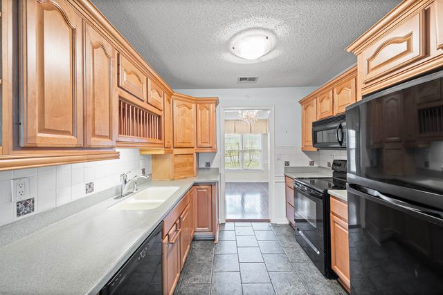 8645 BAZEMORE RD, Memphis, TN 38018