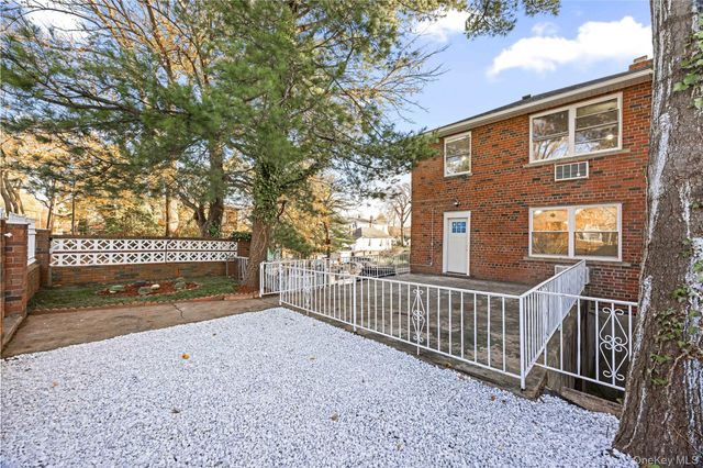 3135 Spencer Drive, Bronx, NY 10465