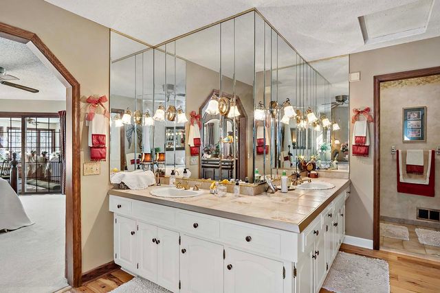 8250 Havelock Court, Apple Valley, MN 55124