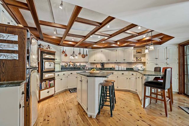 8250 Havelock Court, Apple Valley, MN 55124