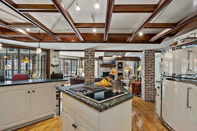 8250 Havelock Court, Apple Valley, MN 55124